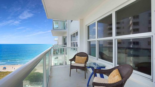 Residential complexes in Fort Lauderdale, Broward County