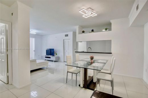 Жилой комплекс, Sunny Isles Beach, Miami-Dade County