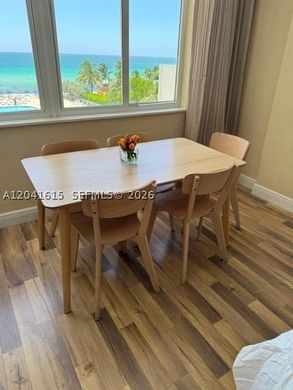 Жилой комплекс, Sunny Isles Beach, Miami-Dade County