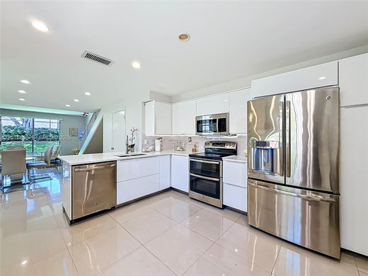Townhouse in Weston, Broward County