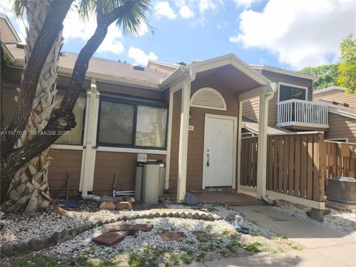 Townhouse in North Lauderdale, Broward County