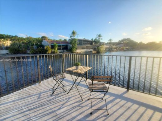 Αστικό ακίνητο σε Miami Lakes, Miami-Dade County