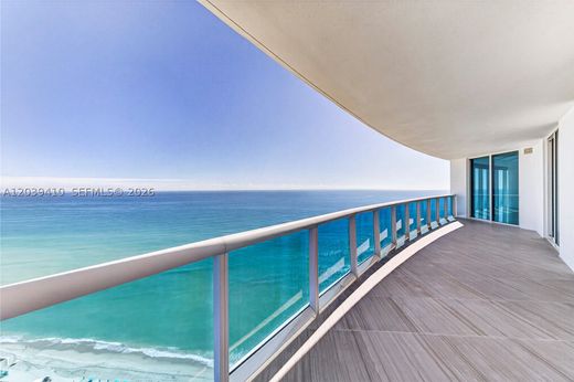 Residential complexes in Hollywood, Broward County