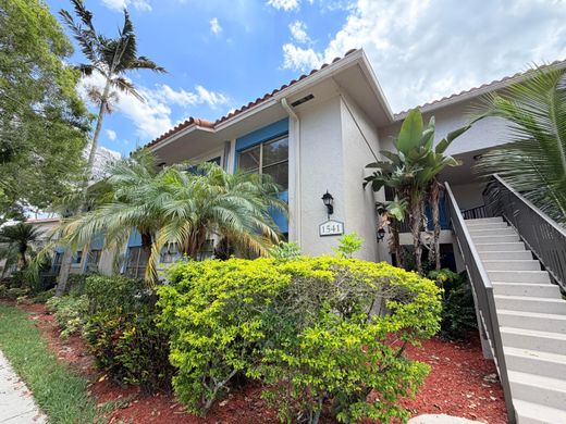 Residential complexes in West Palm Beach, Palm Beach
