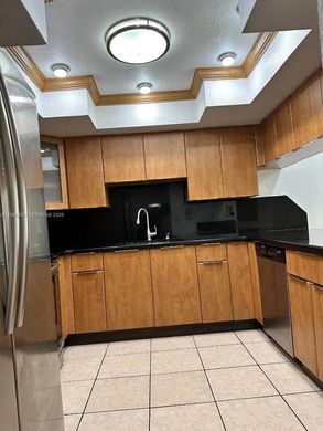 Townhouse in Hialeah, Miami-Dade