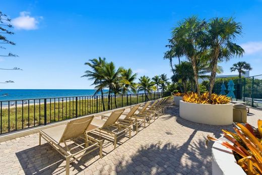 Residential complexes in Lauderdale by the sea, Broward County