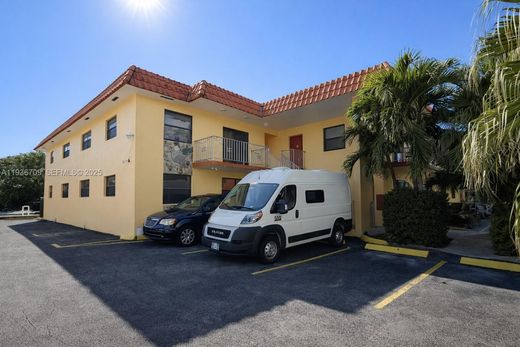 Kamienica w North Miami Beach, Miami-Dade County