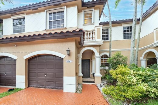 Townhouse - Miramar, Broward County