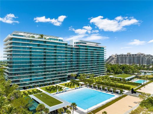 Residential complexes in Key Biscayne, Miami-Dade