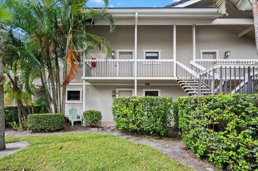 Residential complexes in Wellington, Palm Beach