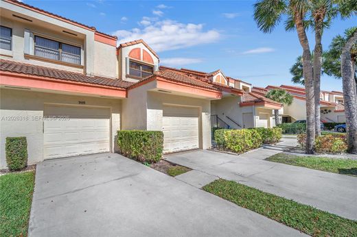 Residential complexes in Hollywood, Broward County