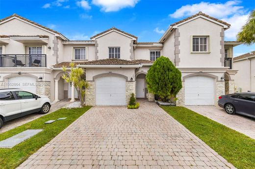 Residential complexes in Miami, Miami-Dade