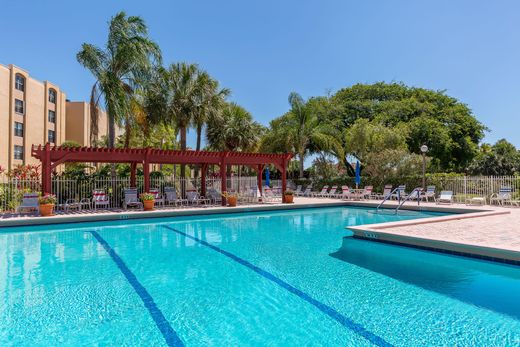 Residential complexes in Delray Beach, Palm Beach