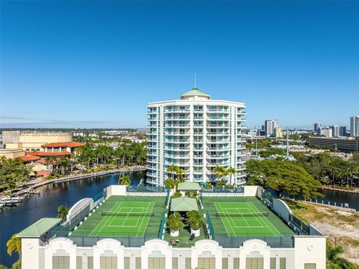 Residential complexes in Fort Lauderdale, Broward County