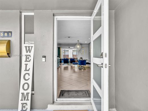 ﻓﻴﻼ ﻓﻲ Pembroke Pines, Broward County