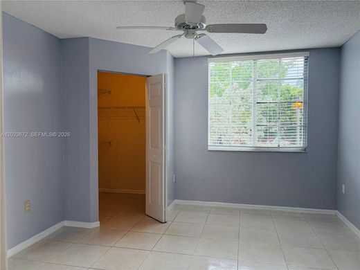 Residential complexes in Pembroke Pines, Broward County