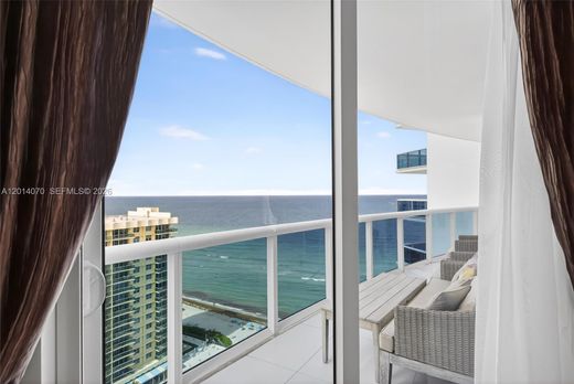 Residential complexes in Hollywood, Broward County