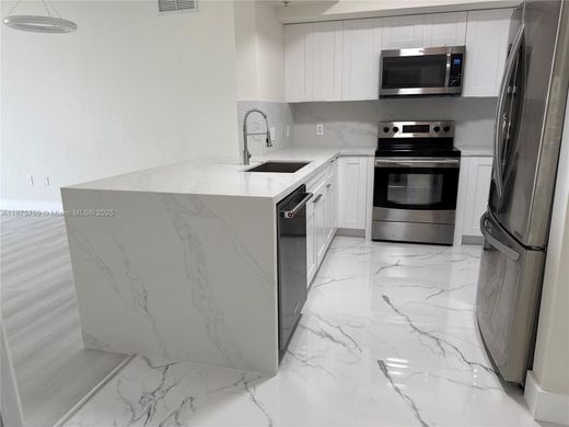 Residential complexes in Coral Gables, Miami-Dade