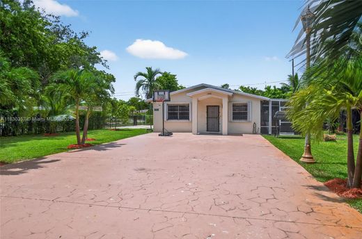 Villa en North Miami, Miami-Dade County