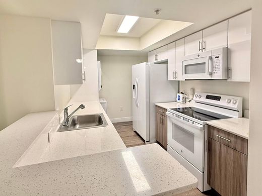 Жилой комплекс, Hialeah, Miami-Dade County