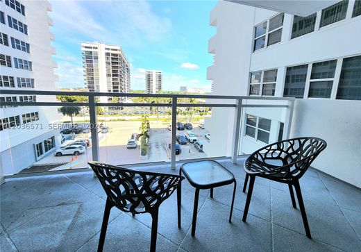 Complexos residenciais - Hallandale Beach, Broward County