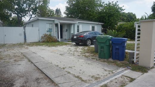 Villa Miami Gardens, Miami-Dade County