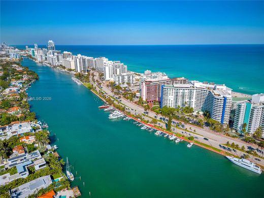 Residential complexes in Miami Beach, Miami-Dade