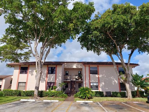 Kamienica w Miami, Miami-Dade County