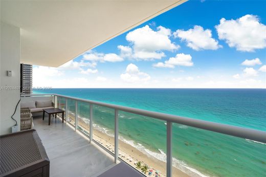 Residential complexes in Hallandale, Broward County