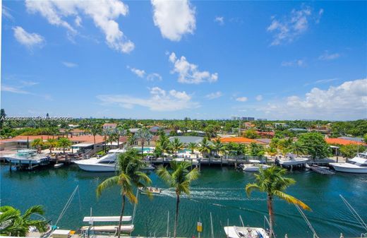 Residential complexes in North Miami, Miami-Dade
