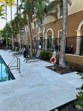 Dom miejski w Aventura, Miami-Dade County