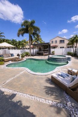 Willa w Pembroke Pines, Broward County