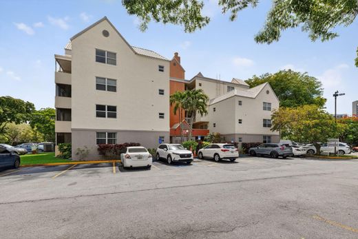 Residential complexes in Doral, Miami-Dade