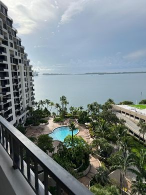 Kamienica w Miami, Miami-Dade County