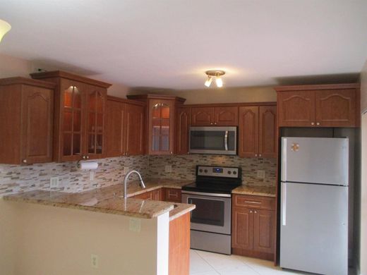 Таунхаус, West Palm Beach, Palm Beach County