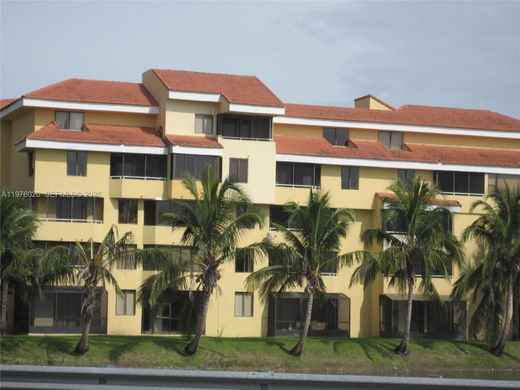 Residential complexes in Miami, Miami-Dade