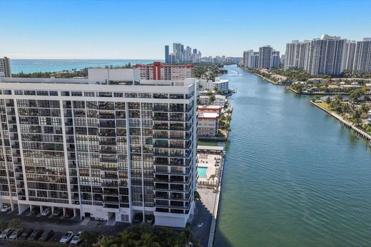 Residential complexes in Hallandale, Broward County