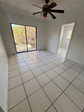 Complesso residenziale a Miami, Miami-Dade County