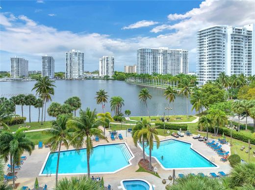 Residential complexes in Aventura, Miami-Dade