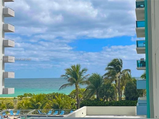 Жилой комплекс, Surfside, Miami-Dade County