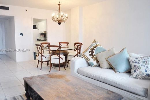 Residential complexes in Miami Beach, Miami-Dade