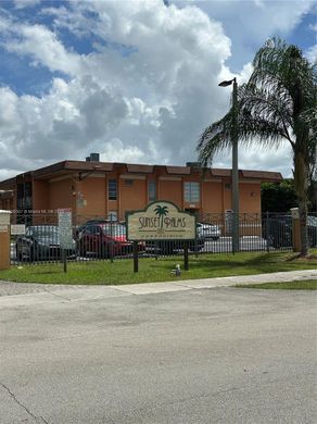 マイアミ, Miami-Dade Countyのアパートメント・コンプレックス