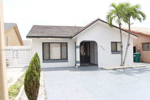 Villa in Hialeah Gardens, Miami-Dade County