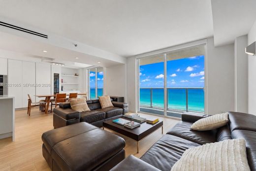 Residential complexes in Miami Beach, Miami-Dade