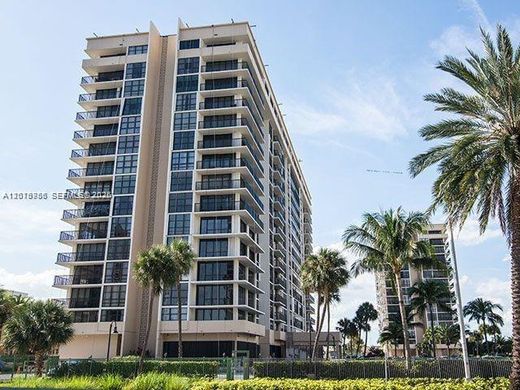 Residential complexes in Hallandale, Broward County