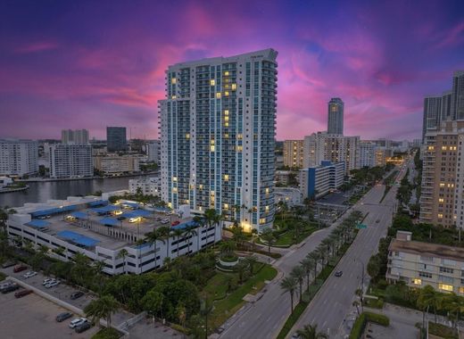 Complexos residenciais - Hallandale Beach, Broward County