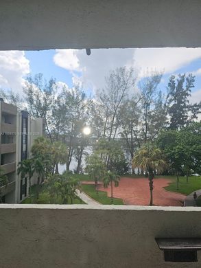 Residential complexes in Hialeah Gardens, Miami-Dade