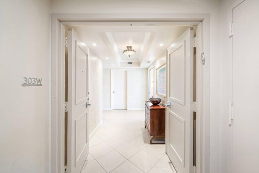 Residential complexes in Palm Beach, Florida