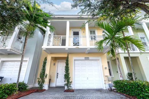 타운 하우스 / Doral, Miami-Dade County