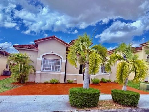 Villa in Miami Terrace Mobile Home, Miami-Dade County
